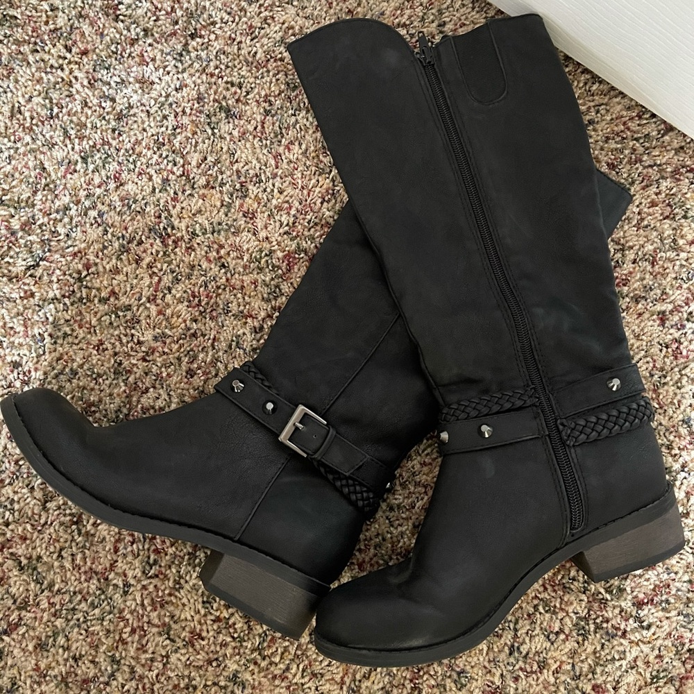 Black boots